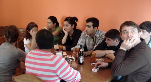 Xaçapuri gözləyərkən (Gürcüstan, 2007)